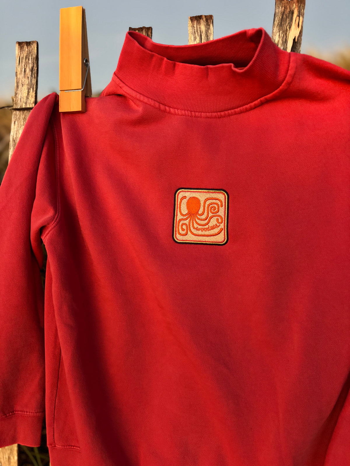 woodees octopus mock neck